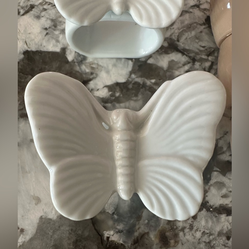 White Butterfly Napkin Rings Set - Picture 5 of 5